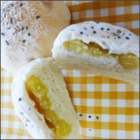 小さなさつまいものパン